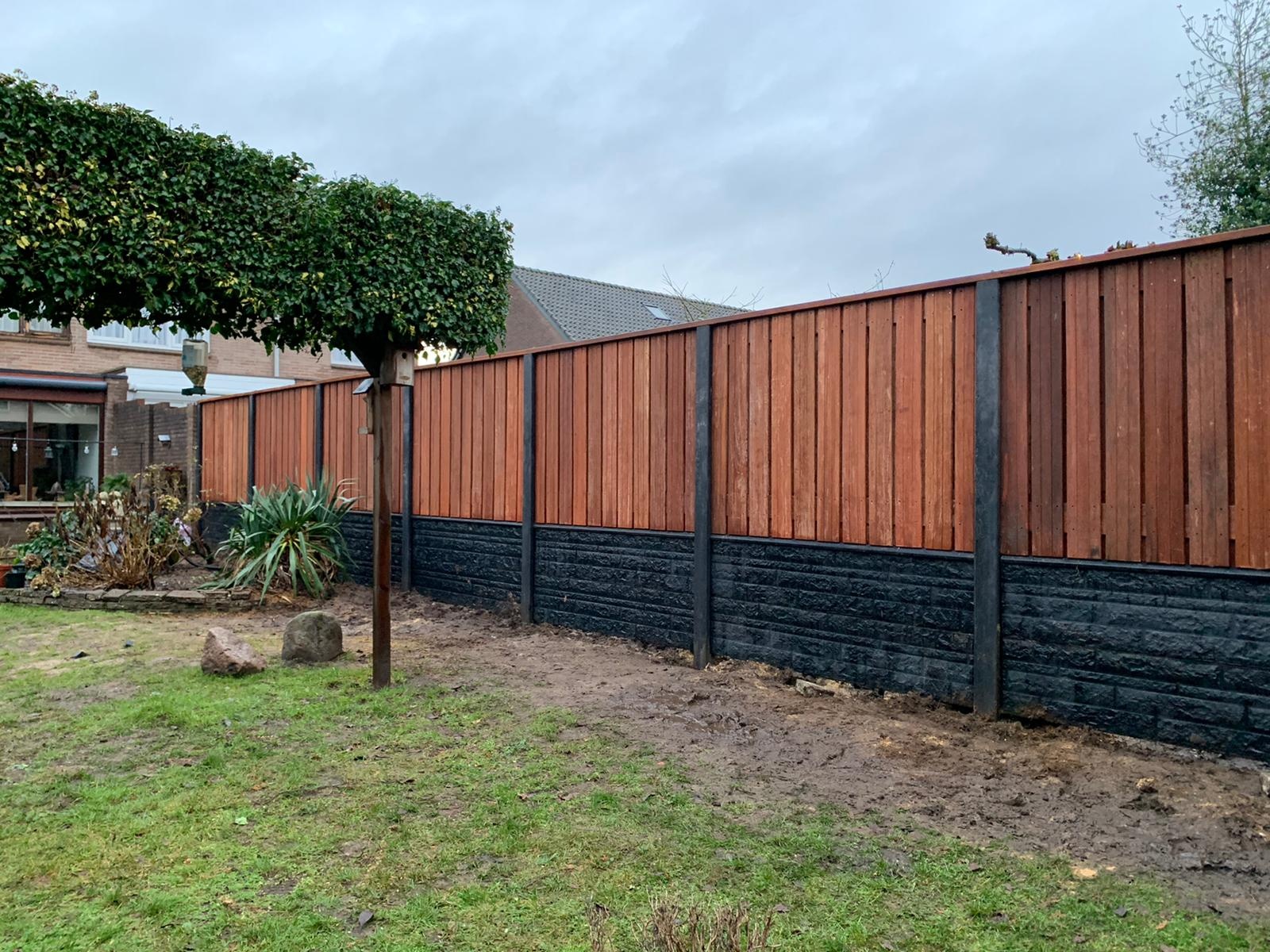 Mooie hout beton schutting van Twente Schuttingen