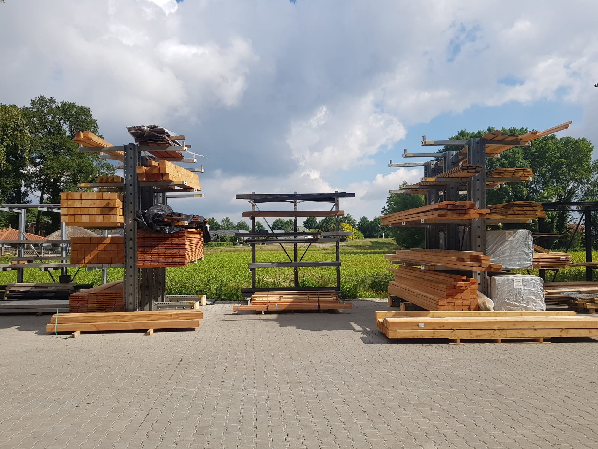 Losse hout verkoop bij Twente Schuttingen uit Enschede